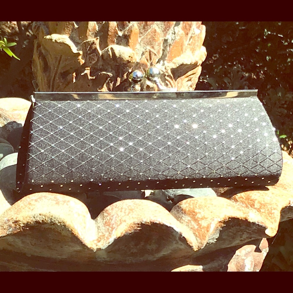 💎SHINE LIKE A DIAMOND CLUTCH💎